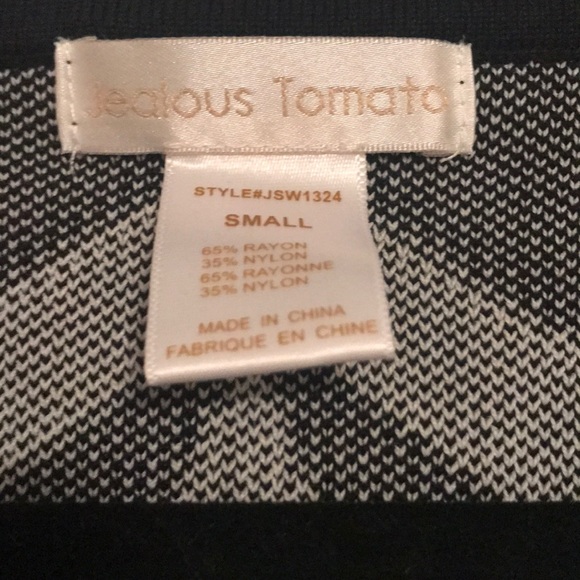 Fitted black and white dress - Picture 2 of 3